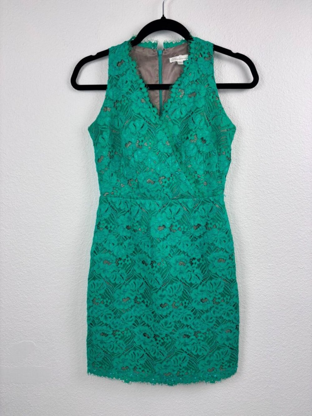 Shoshanna‎ women's 0 emerald green lace surplice mini dress sleeveless v-neck